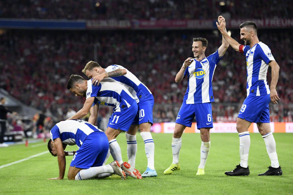 柏林赫塔爆冷击败法兰克福，取得胜利