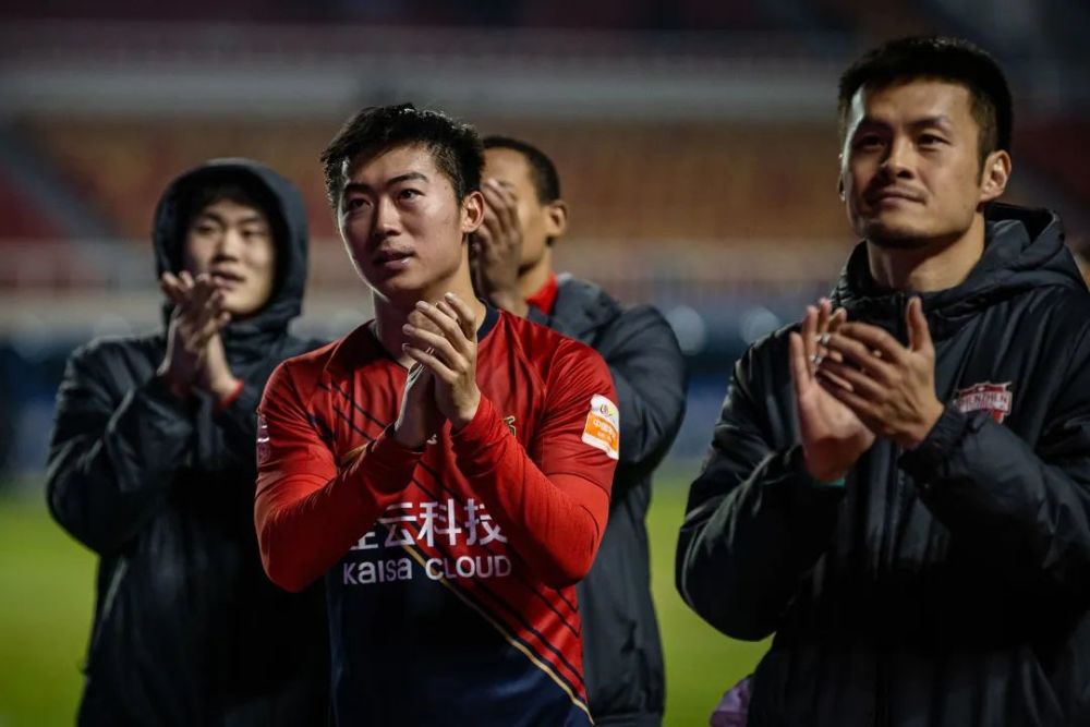 深圳佳兆业客场挑战黄海,争夺三分的简单介绍 深圳佳兆业客场挑战黄海,争夺三分的简单介绍