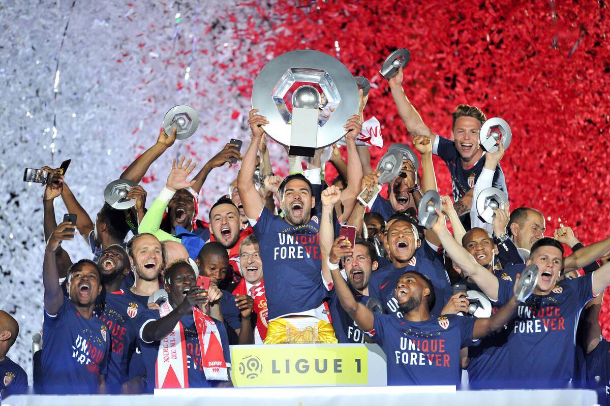 罗马主场逆转取胜，重返欧冠争夺赛季