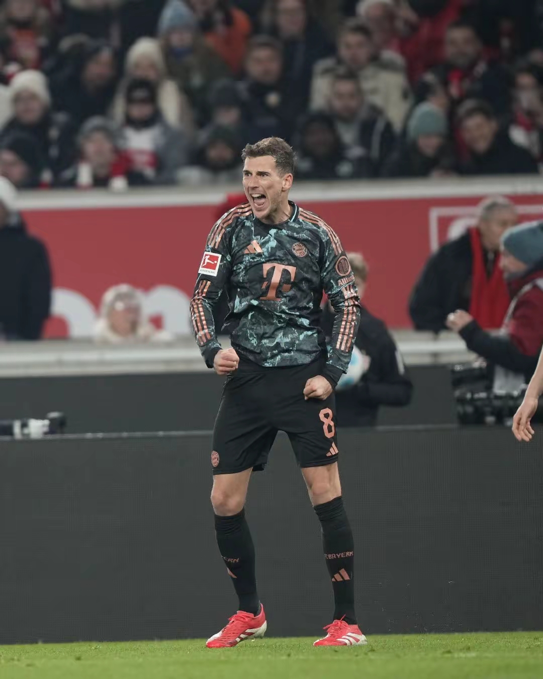 斯图加特客场逆袭,取得惊人胜利 斯图加特客场逆袭,取得惊人胜利