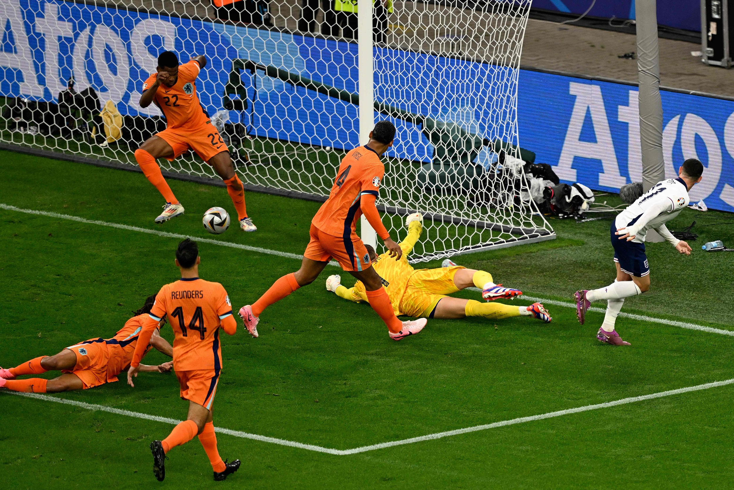 欧洲篮球比赛中一支强队击败对手 欧洲篮球比赛中一支强队击败对手