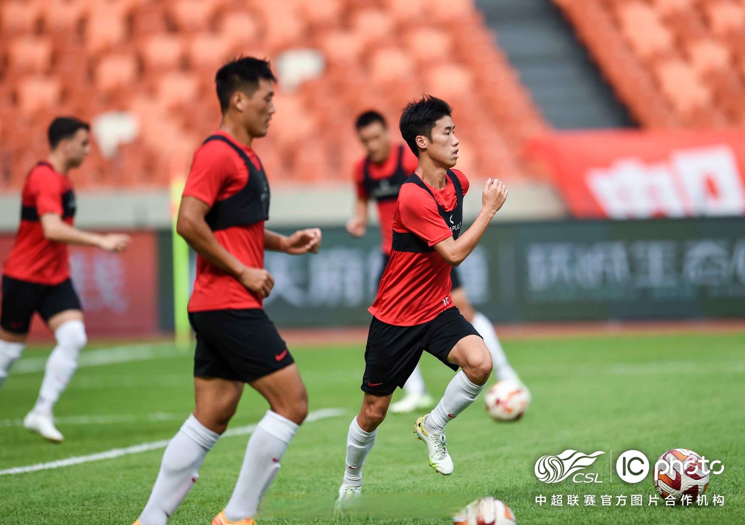 马洛塞斯队主教练激励球队取得胜利，或让球员充满信心的简单介绍