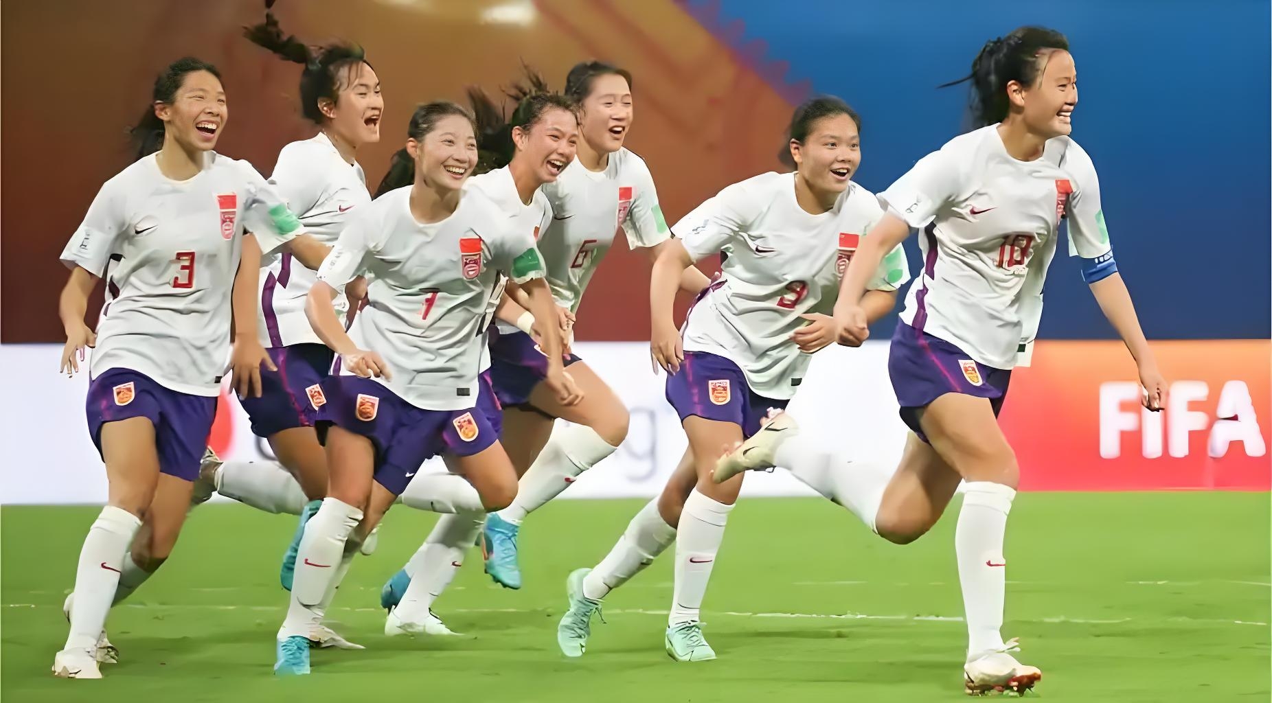 九游体育官网-女子足球锦标赛，中方球队实现逆转