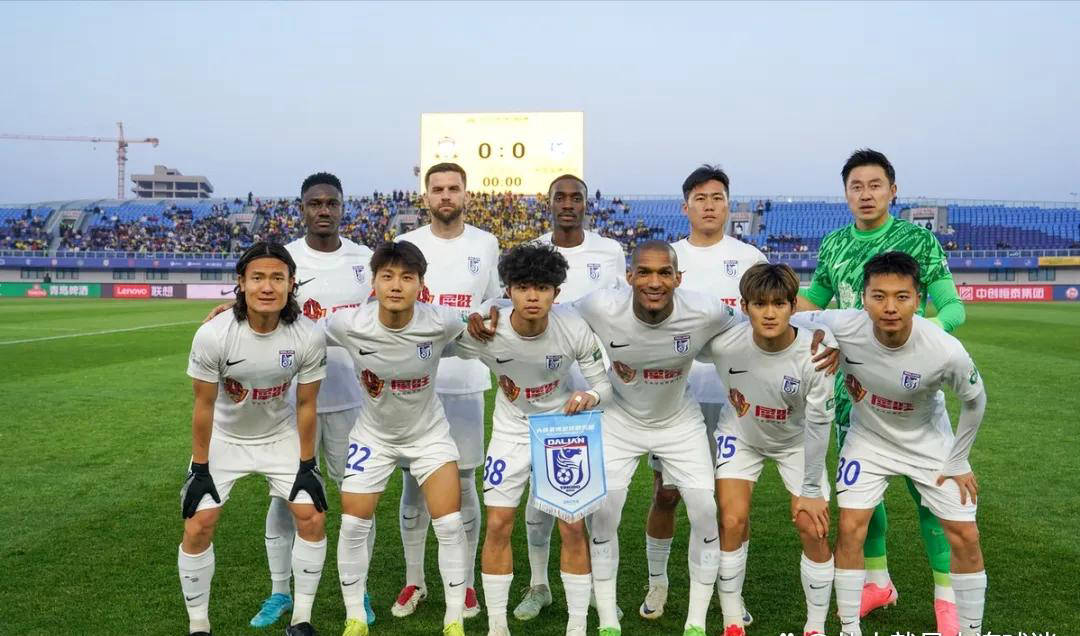 -大连一方球队状态火爆，备战周末比赛