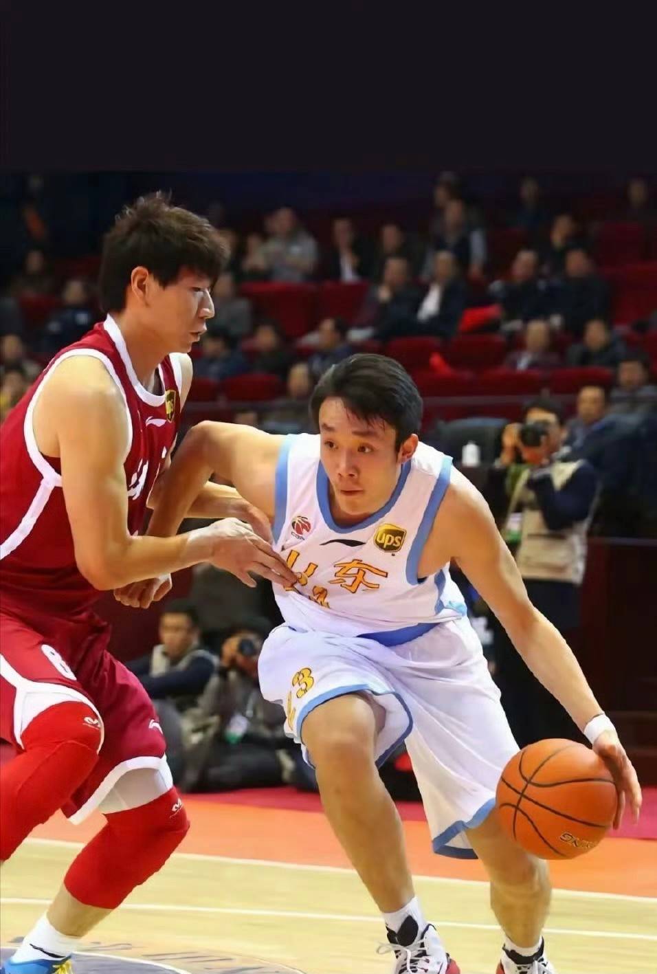 丁彦雨航助攻,辽宁队轻松胜出 丁彦雨航助攻,辽宁队轻松胜出