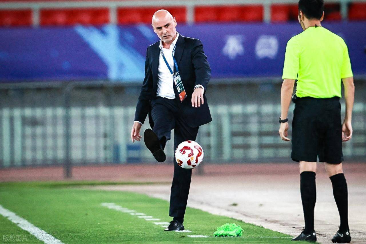 九游体育入口-包含球队冠军呼声高涨，实力悄然崭露或成黑马的词条