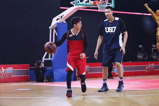 九游体育-全球球员风云：篮球巨星巅峰对决燃情上演的简单介绍