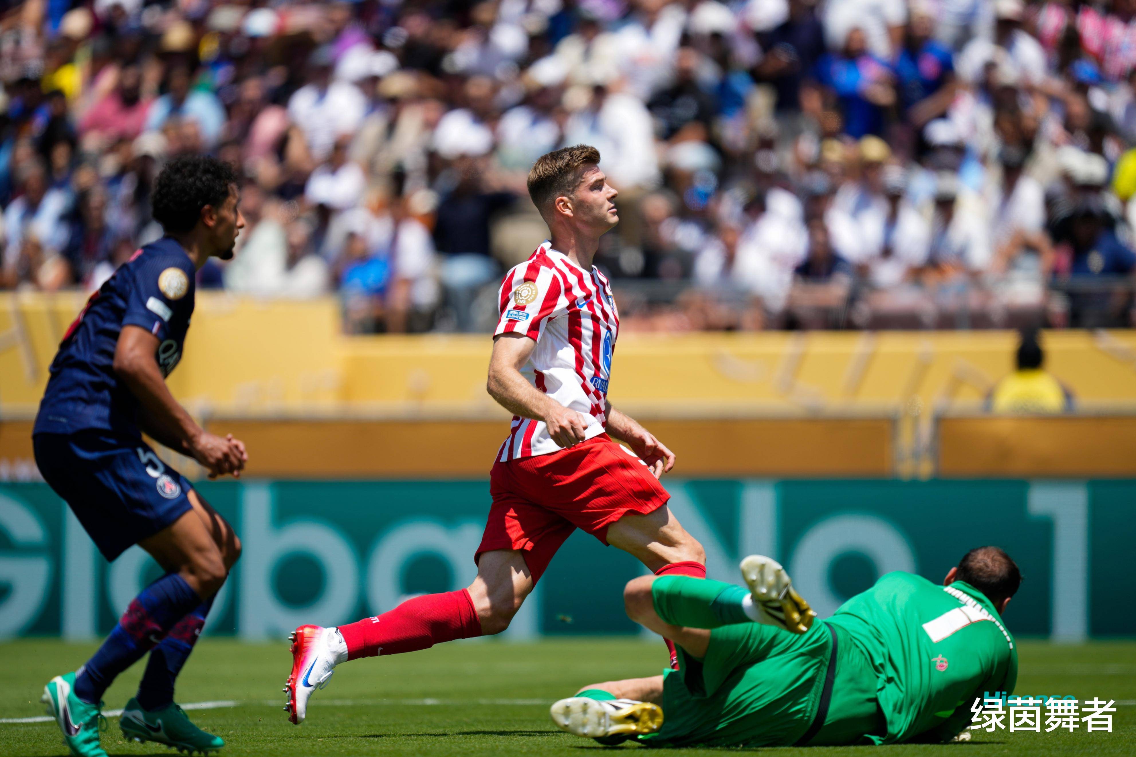 里昂战胜对手在法甲联赛中大获全胜 里昂战胜对手在法甲联赛中大获全胜