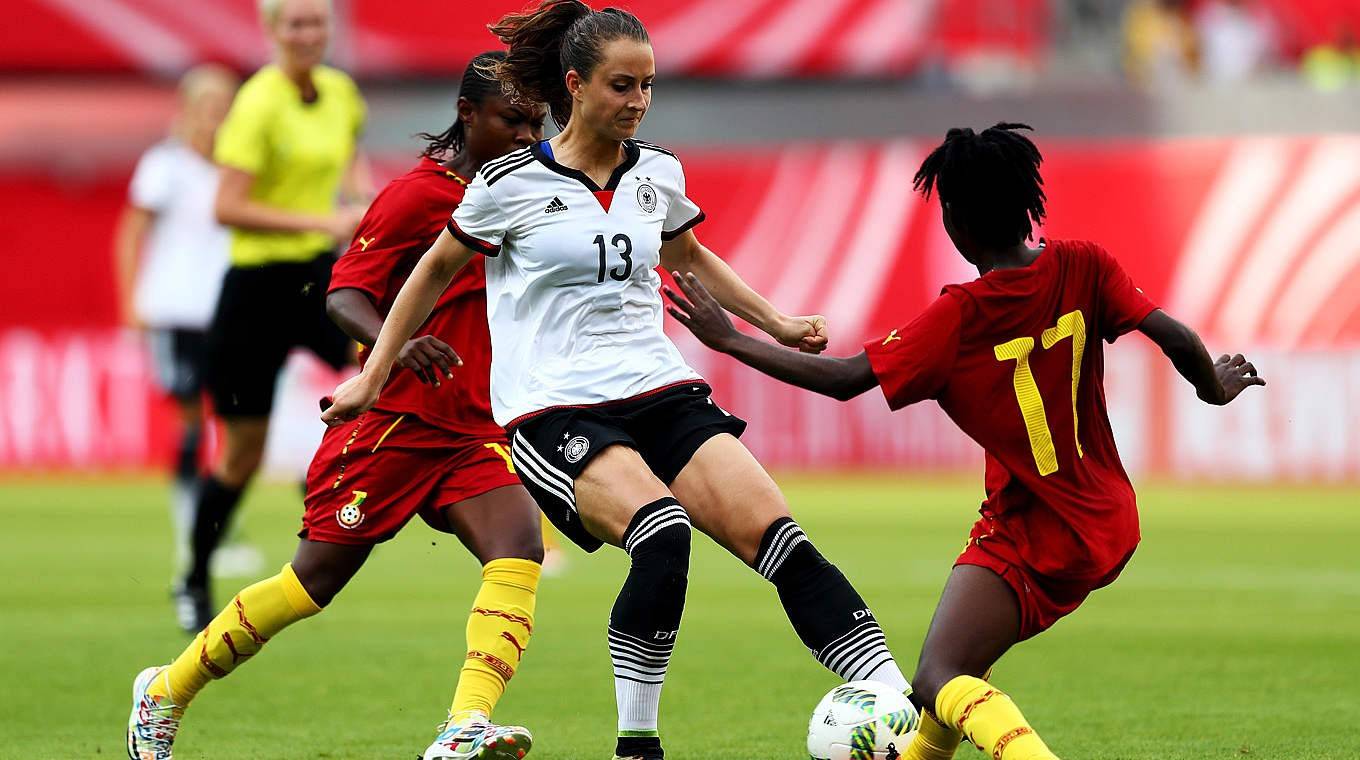 加拿大女足表现稳健，连胜积分榜首的简单介绍