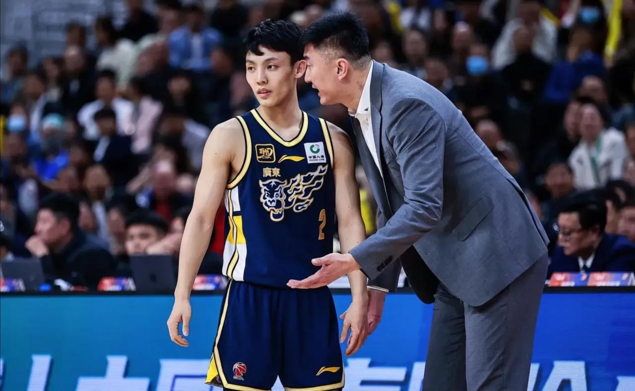 外援调整策略，球队在CBA季后赛中取得连胜势头的简单介绍