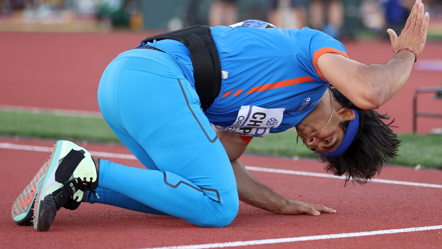 包含挑战不断降临，球员应保持冷静应对的词条