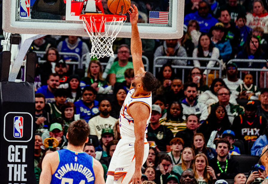 雄鹿主场逆转爵士，米德尔顿独揽高分