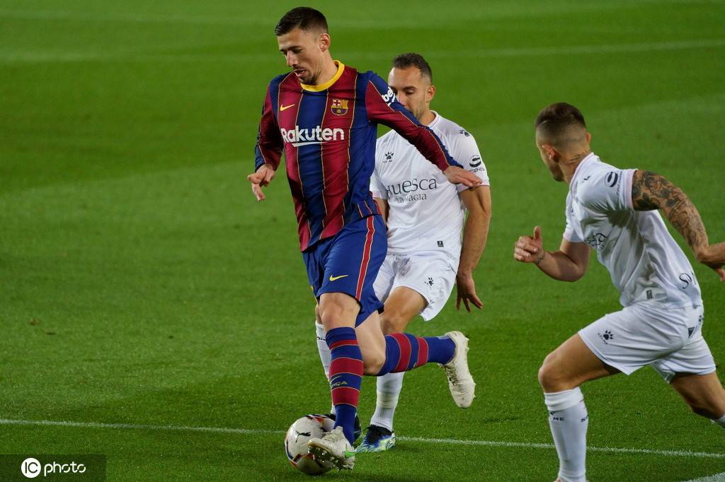 关于韦斯卡主场失利，降级形势严峻的信息