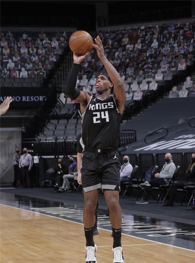 火箭逆袭黄蜂从三十分落后到逆转获胜 火箭逆袭黄蜂从三十分落后到逆转获胜