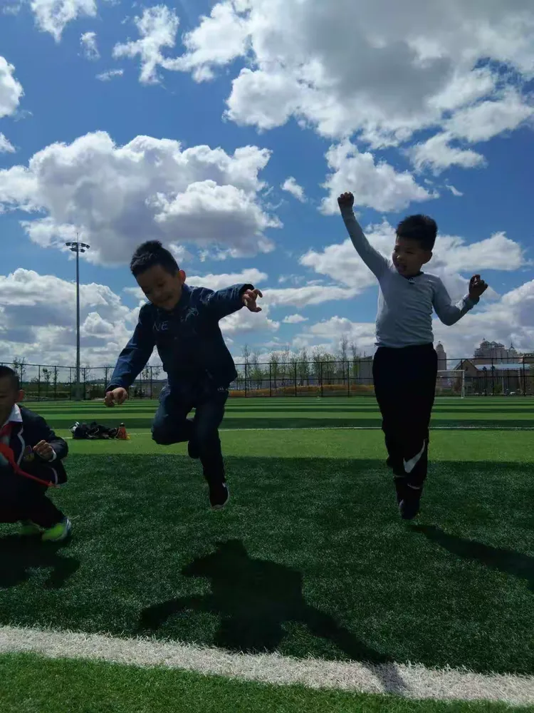 关于风起云涌，球场之上掀起一片激情火花的信息