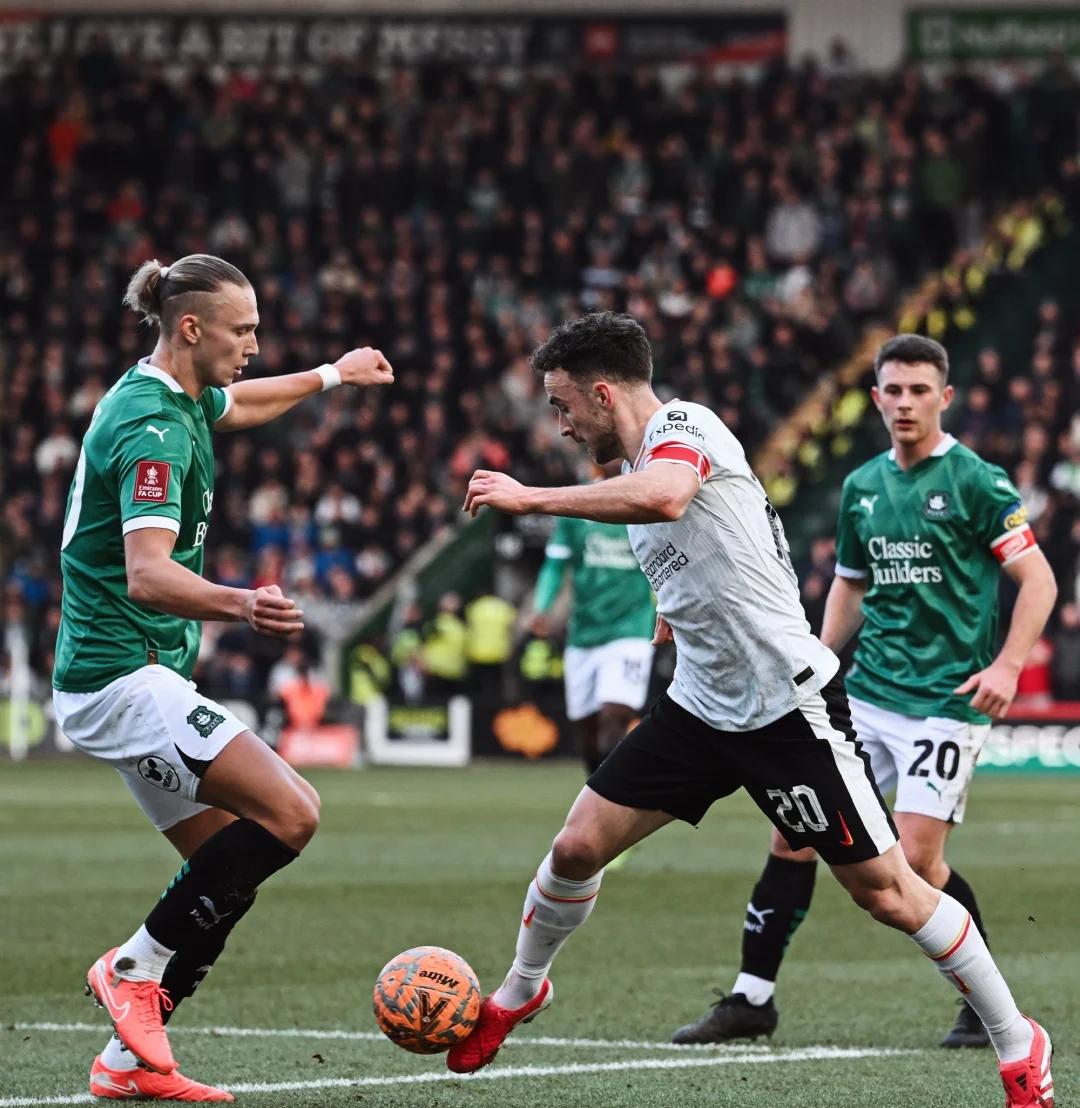 普利茅斯主场取胜，继续领跑